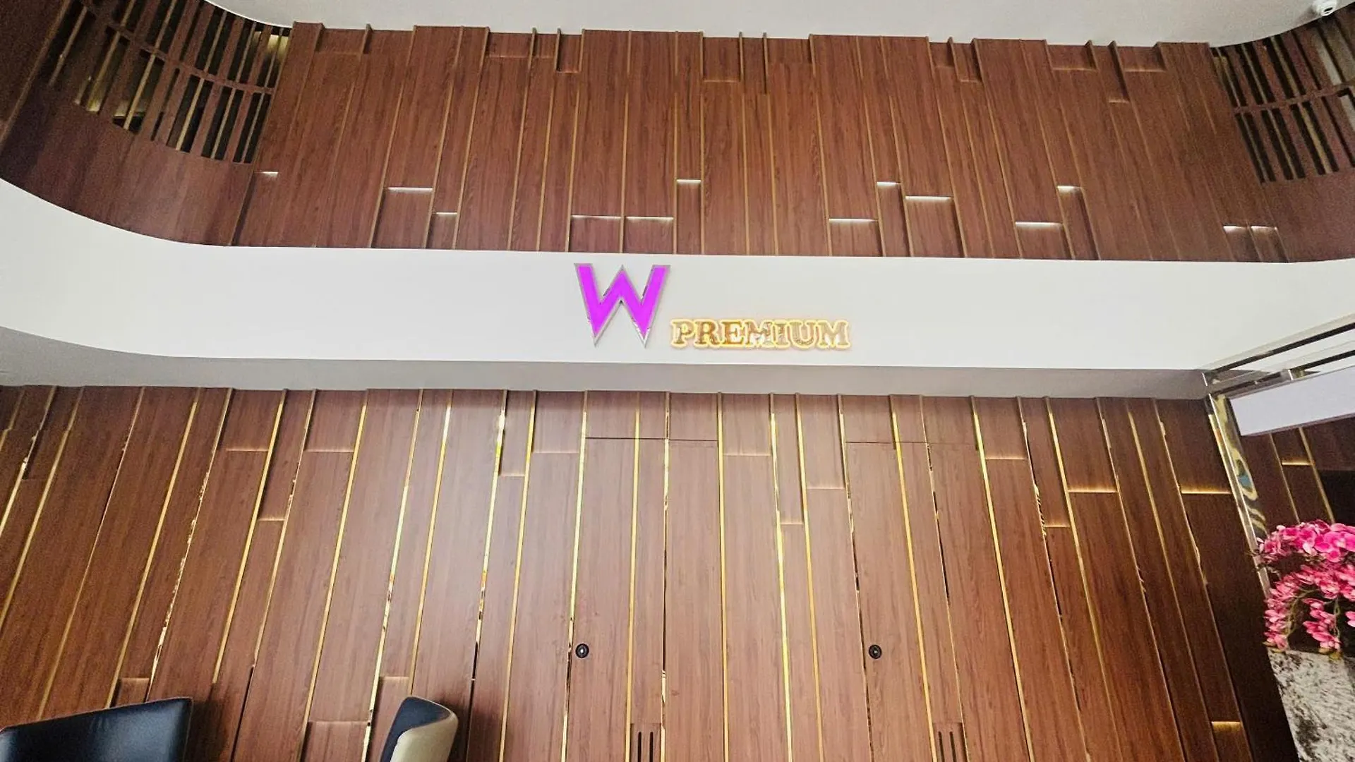 W Premium Nha Trang Hotel 4*,